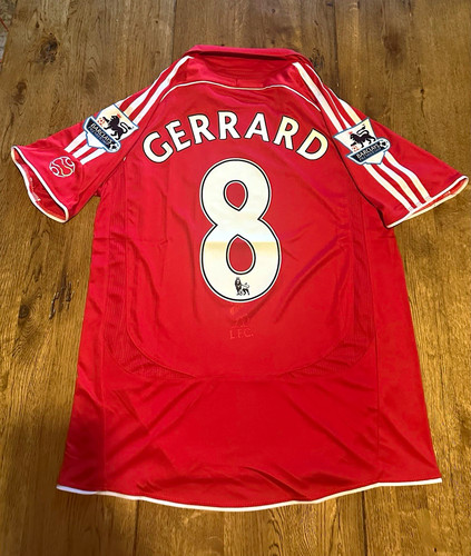 Liverpool home shirt - 06/08,