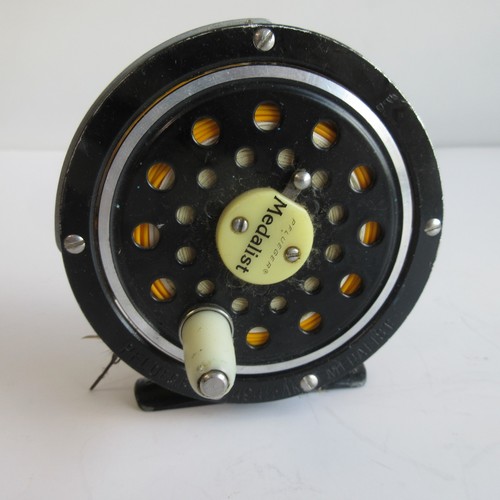 Vintage pflueger medalist 1494 - pflueger,
