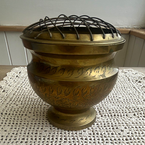 Vintage yeoman plate - vintage, brass