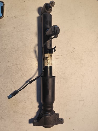 Bmw 330e rear right - rear, shock