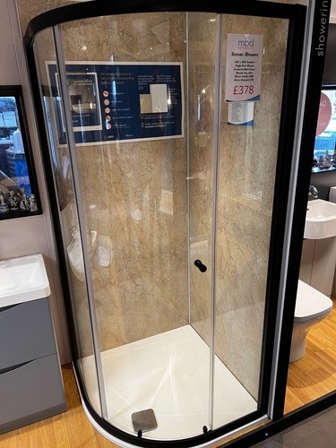 Display roman showering - ex, 900