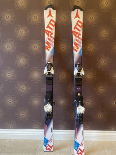 skis