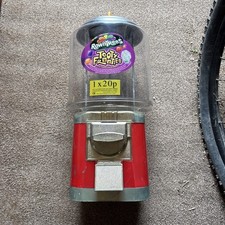 Unbranded red 20p sweet - red,