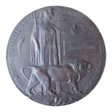 Genuine WW1 Full Size Death Plaque Awarded To Frank Davis In Card Envelope 