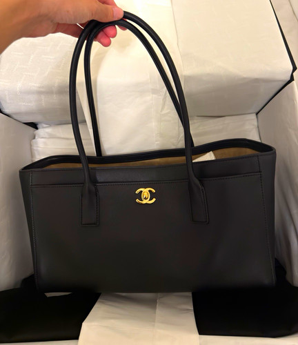 Chanel black leather shopping - black,