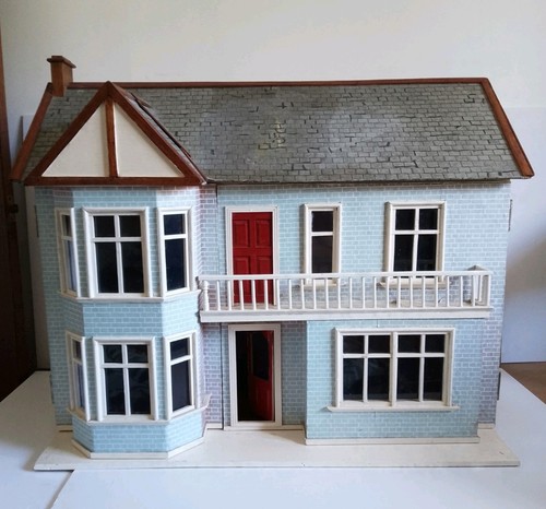 Vintage wooden dolls house - dolls,