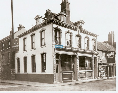 Hull memory lane the - memory, lane: