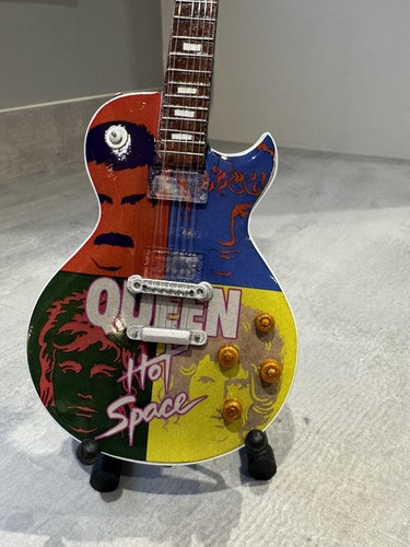 Queen hot sauce miniature - queen,