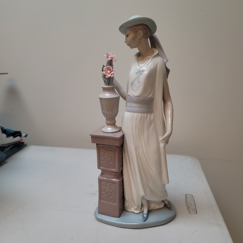 Lladro lady grand casino mint - lady,