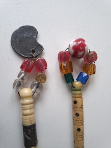 Antique bone lace bobbins - x,