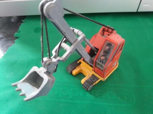 Dinky digger - dinky,