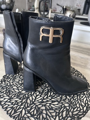 Boots river island - boots,