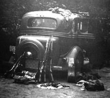 BONNIE & CLYDE 1934 FORD DEATH