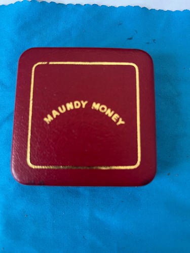 Maundy money case - case, (