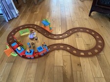 ELC Happyland Train Set with car and extra figures. Train working 