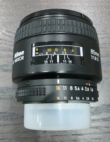 Nikon nikkor 85mm - f/1.8, d