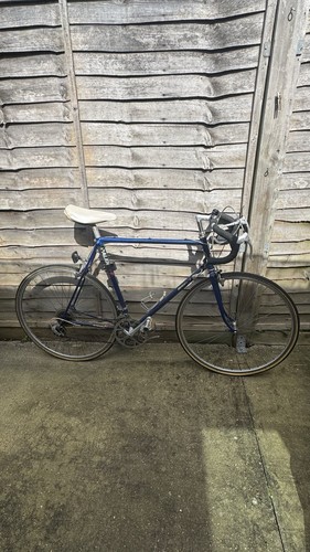 Vintage raleigh road bike - road,