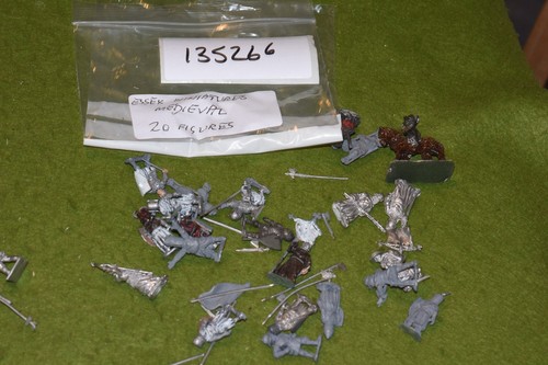 25mm medieval castings - /,