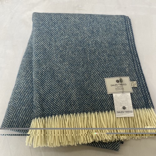 100 woollen blanket throw - 100%,