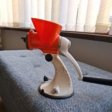 Vintage Spong  Mincer meat grinder  orange /white,  4 Blades /Dies