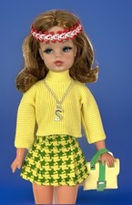 SINDY 1970s ORIGINAL TRENDY SKIRT plus REPRO JUMPER, BAG, HEADBAND & NECKLACE 