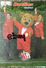 BUTLINS MINEHEAD POSTCARD UNUSED SHOWS BILLY BEAR AND TWO MINEHEAD REDCOATS WAF 