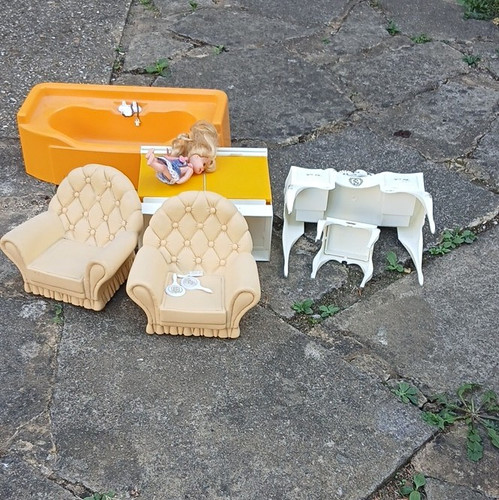 Vintage sindy doll house - vintage,