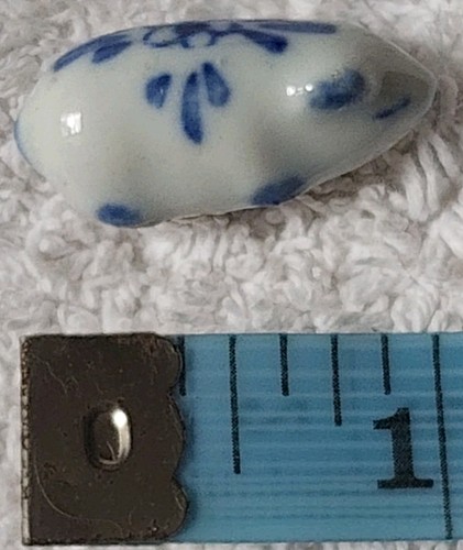 Tiny vintage blue white - blue,