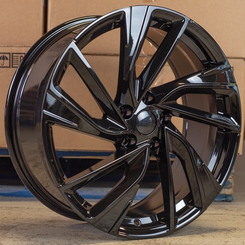 Black vw golf r - 19”,