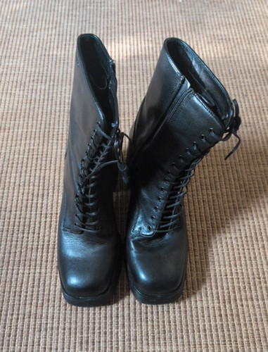 Vagabond black boots