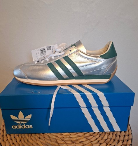 Adidas country brand new in - country,