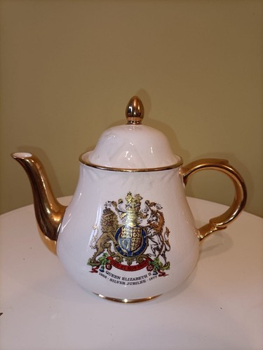 Rare queen elizabeth silver - rare,