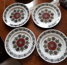 4 x VINTAGE/RETRO DINNER PLATES : BROADHURST KATHIE WINKLE : ROMANY DESIGN
