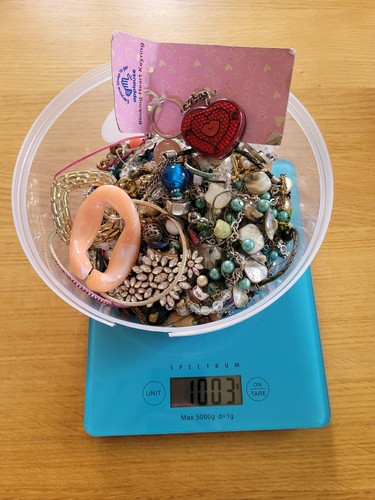 Joblot 1kg bag mixed jewellery - joblot,