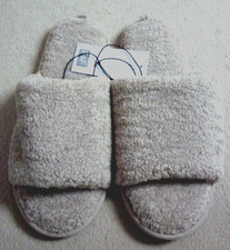 SOFT BEIGE FUR SLIPPERS /