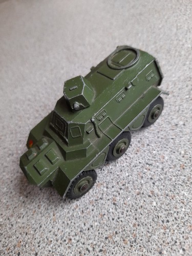 Dinky toys 676 armoured - dinky,