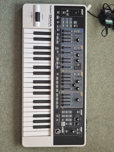 Roland gaia 01 - roland, sh-01