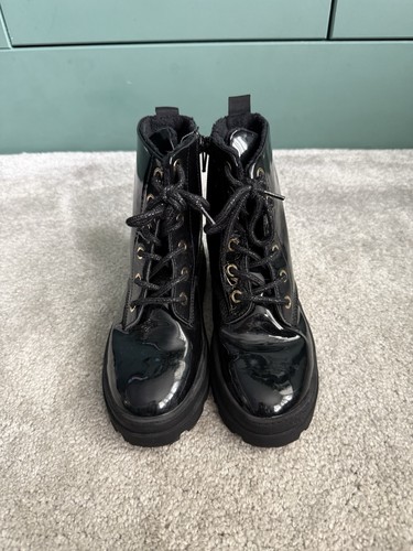 Girls black patent - /,