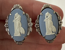 VTG Wedgwood Blue Jasperware & Sterling Silver Floral Screw Back Cameo Earrings