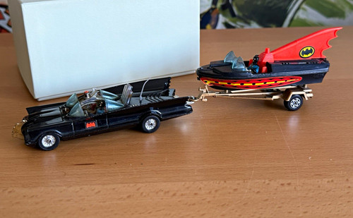 Corgi toys batman batmobile - corgi,