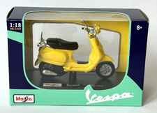 Maisto 1/18  Vespa LXV (2013)