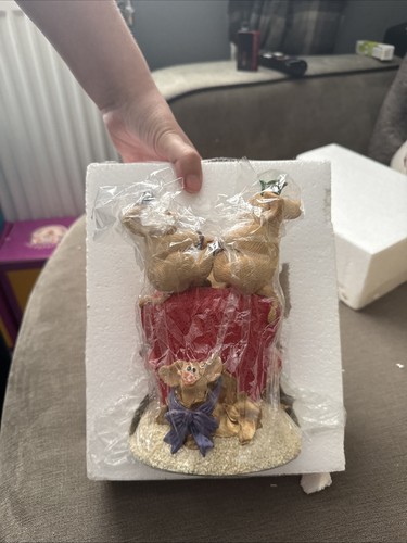 Piggin christmas crackers - christmas,