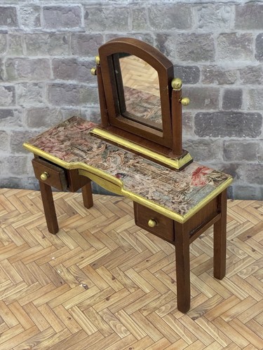 Dolls house scale - 1/12,