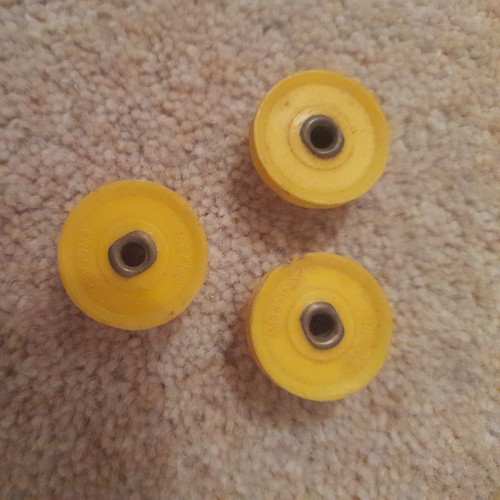 Meccano yellow plastic - , pulleys