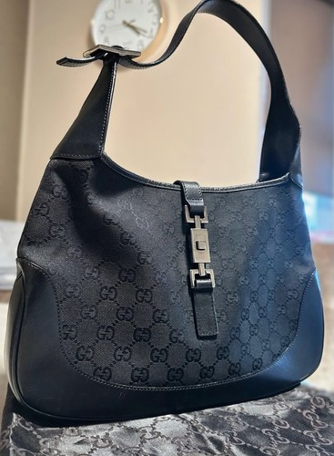 Authentic gucci canvas - gg,