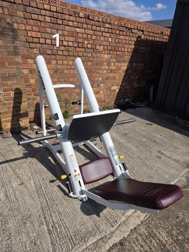 Cybex leg press machine - press,
