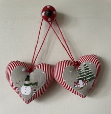 Pair of Hanging Hearts in Red