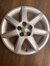Toyota Prius Wheel Trim. 2004