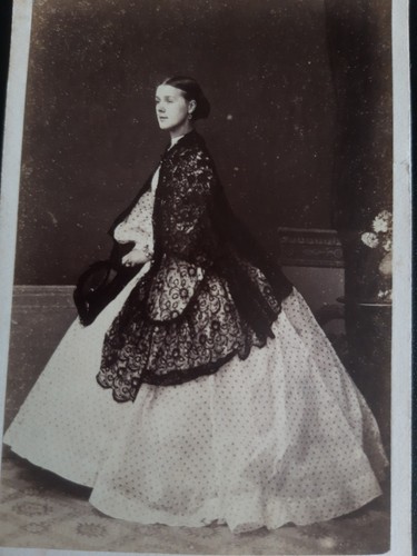 Cdv woman lace - shawl, hat