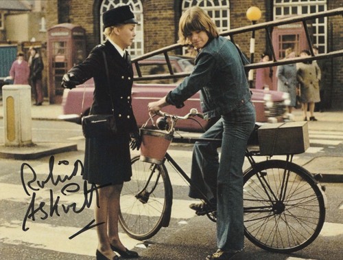 Robin askwith hand - robin, 8x6